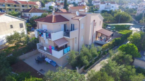 Отель Apartmani Petra  Трогир